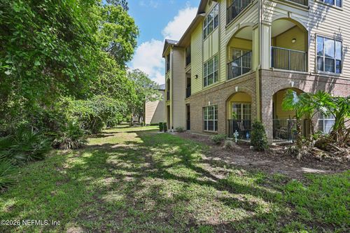322-7800 Point Meadows Dr, Jacksonville, FL, 32256-4606 | Card Image