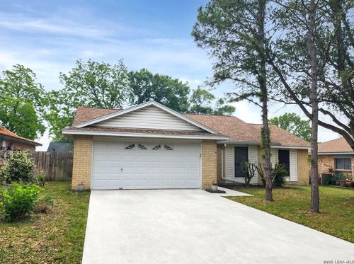 174 Clear Oak, Universal City, TX, 78148-3702 | Card Image