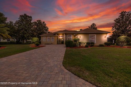 8308 Mobile Cir, Weeki Wachee, FL, 34613-4065 | Card Image