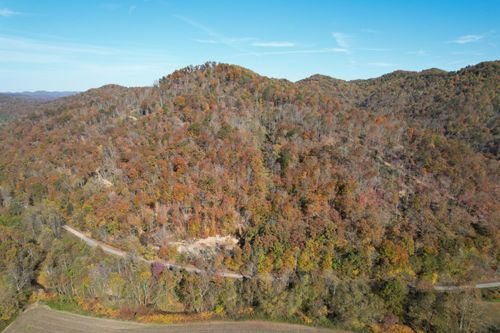 112-12-99 Beech Creek Ct, Manchester, KY, 40962-6105 | Card Image