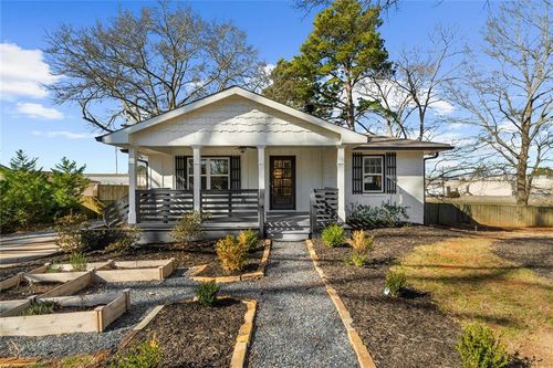 932 Sharon Cir Se, Smyrna, GA, 30080-4239 | Card Image