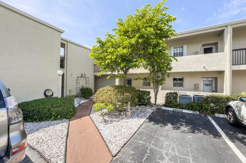 204-2540 Boundbrook Boulevard, Palm Springs, FL, 33406 | Card Image