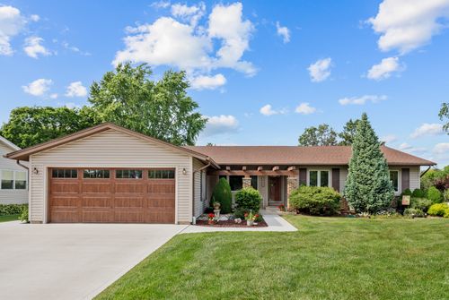 230 Yarmouth Rd, Elk Grove Village, IL, 60007-3449 | Card Image
