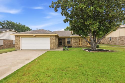 5536 Meadow Oak St, North Richland Hills, TX, 76180-6644 | Card Image