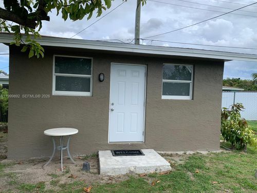 2-19121 Ne Miami Ct, Miami, FL, 33179 | Card Image
