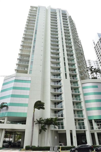 1703 - 218 Se 14th St, Condo with 2 bedrooms, 2 bathrooms and null parking in Miami FL | Image 1