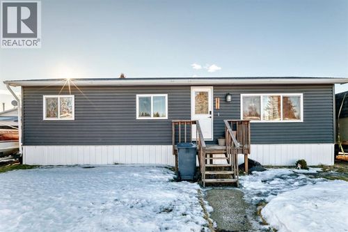 5011 64 Ave, Ponoka, AB, T4J1E2 | Card Image