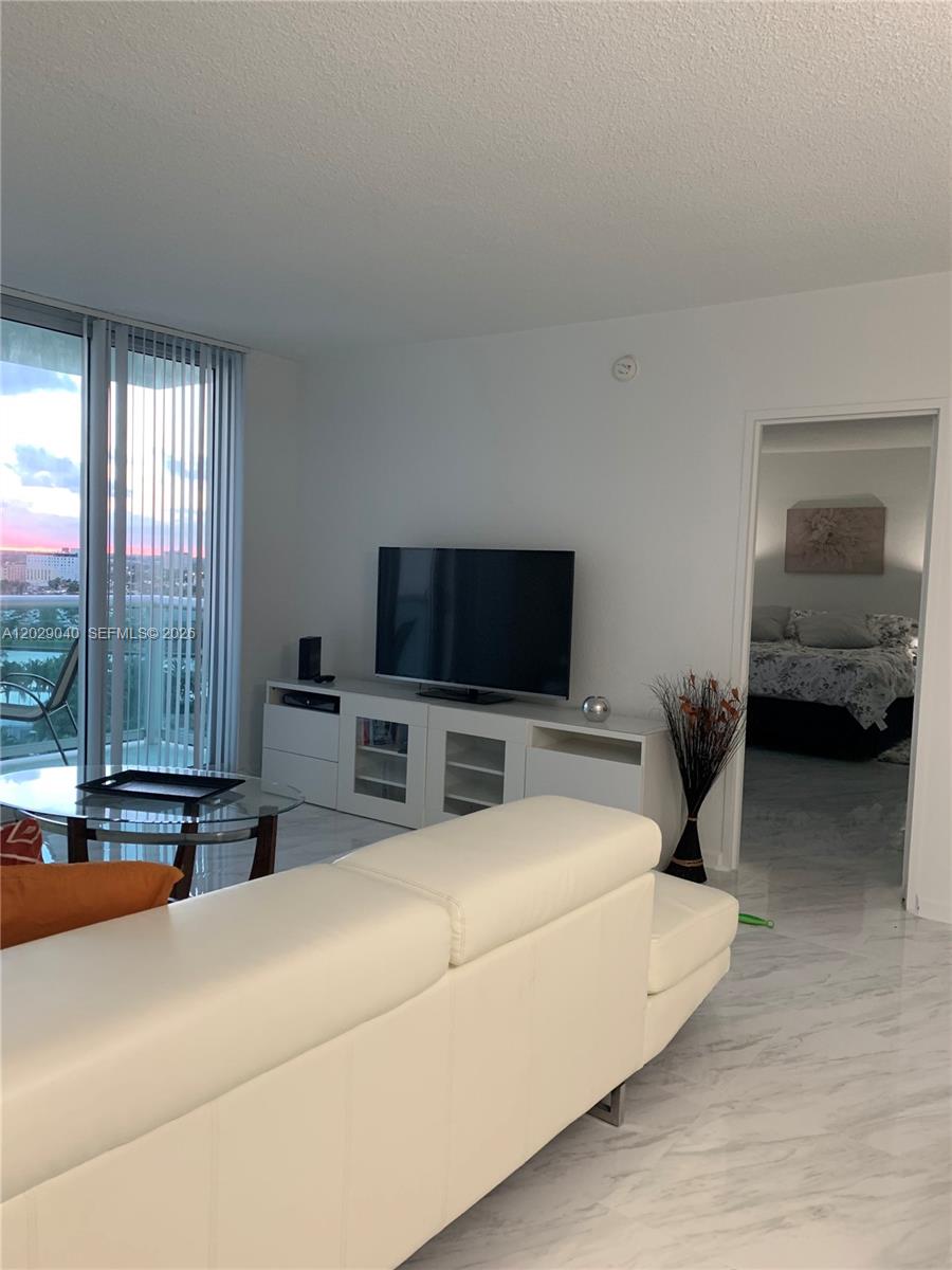 Residential in Hollywood 4
