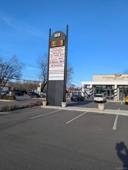 1870 E Jericho Tpke, Huntington, NY, 11743-5758 | Card Image