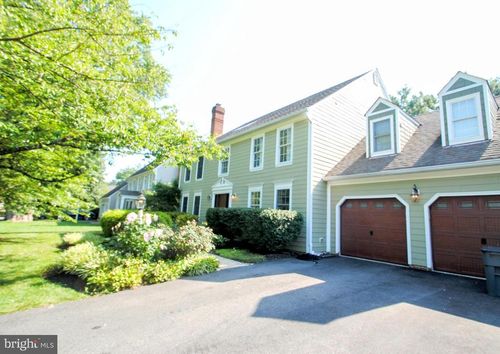 1506 Chain Bridge Ct, MCLEAN, VA, 22101-4330 | Card Image