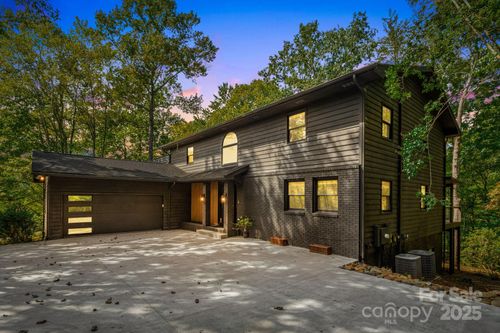 131 Jonadel Ct, Lake Lure, NC, 28746-8770 | Card Image