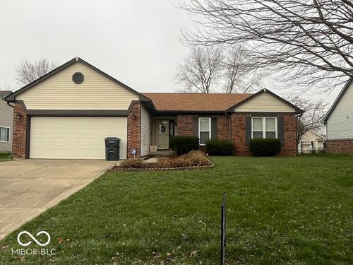 1050 Vicksburg S Drive, Greenwood, IN, 46143 | Card Image