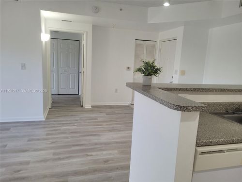 apt-105-7910 N Nob Hill Rd, Tamarac, FL, 33321-7418 | Card Image