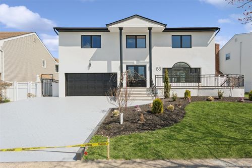 88 Mark Ln, Atlantic Beach, NY, 11509-1617 | Card Image