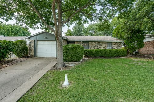 643 Roaming Road Dr, Allen, TX, 75002-3233 | Card Image