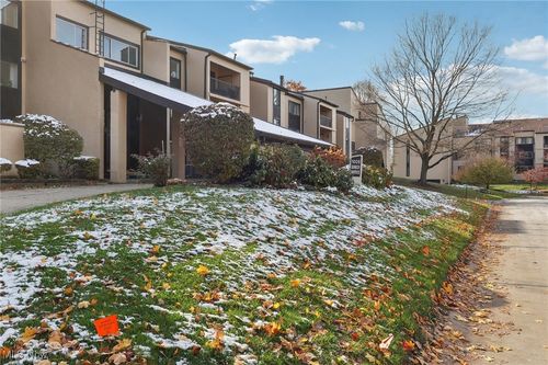 apt-204-1006 Bunker Dr, Fairlawn, OH, 44333-3079 | Card Image