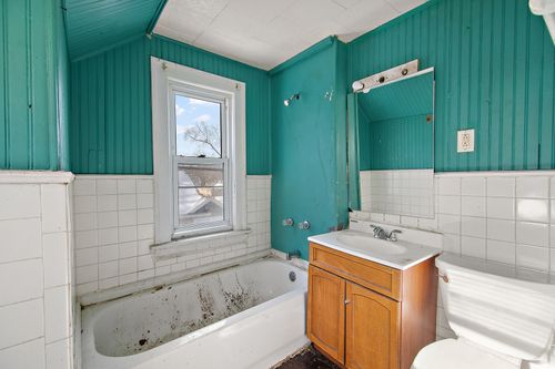 860 E Bourbonnais St, Kankakee, IL, 60901-5334 | Card Image