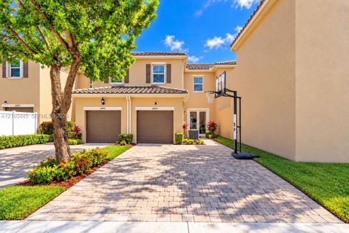 17097 Sw 94th Way, Miami, FL, 33196 | Card Image