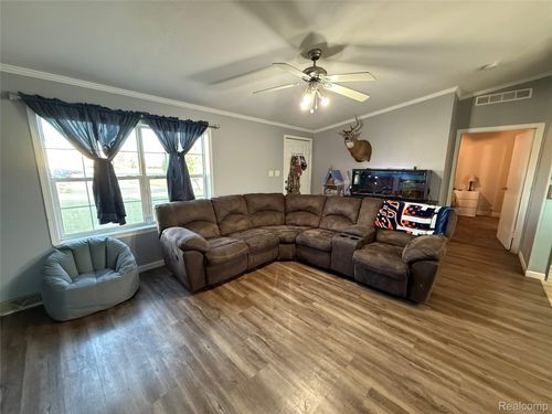 5106 Hawthorn Dr, Brown City, MI, 48416-8031 | Card Image