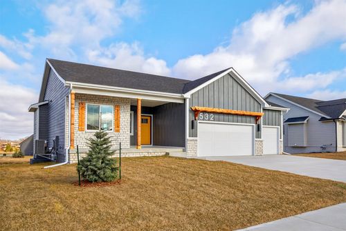 532 Wicker Dr, Huxley, IA, 50124-5011 | Card Image