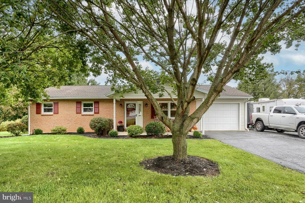Newville Rd, Carlisle, PA 17015