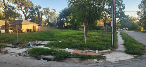 5802 Westover St, Houston, TX, 77033-2234 | Card Image