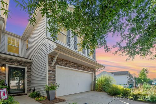 421 Tayberry Ln, Fort Mill, SC, 29715-6711 | Card Image