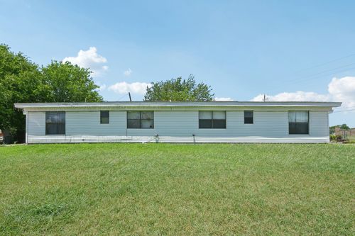 525 Lenora Dr, Taylor, TX, 76574-3349 | Card Image