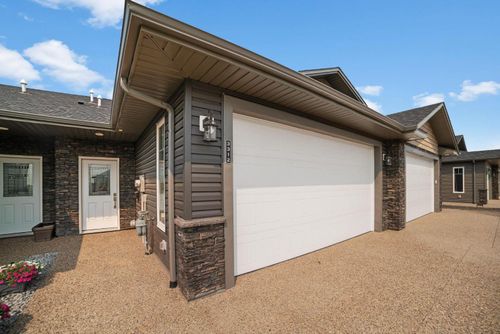 5728 55 Avenue, Camrose, AB, T4V4V4 | Card Image