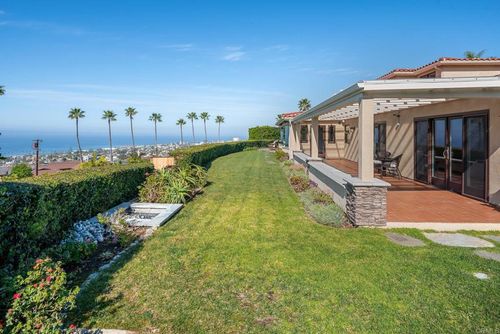 6404 Avenida Wilfredo, La Jolla, CA, 92037 | Card Image