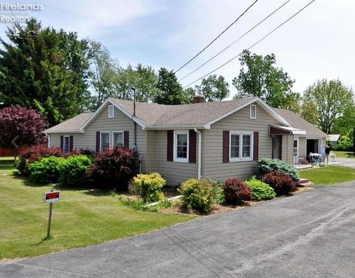 115 E County Road 73, Fremont, OH, 43420-8914 | Card Image