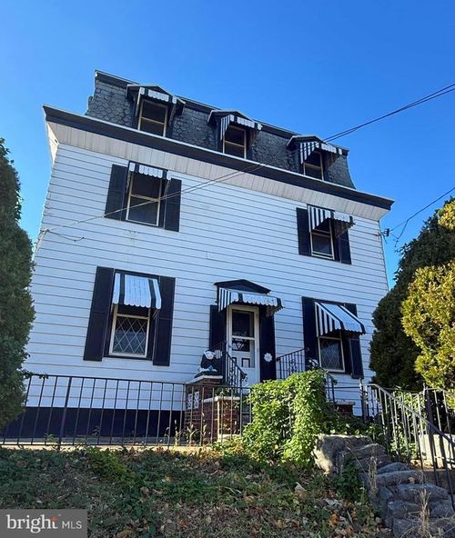 112 Ridge Ave, DARBY, PA, 19023-1652 | Card Image