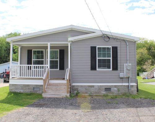 202 S Main Street, Seabrook, NH, 03874 | Card Image