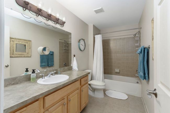 731 E Bluff Ct, Condo with 3 bedrooms, 4 bathrooms and null parking in Rochester Hills MI | Image 35