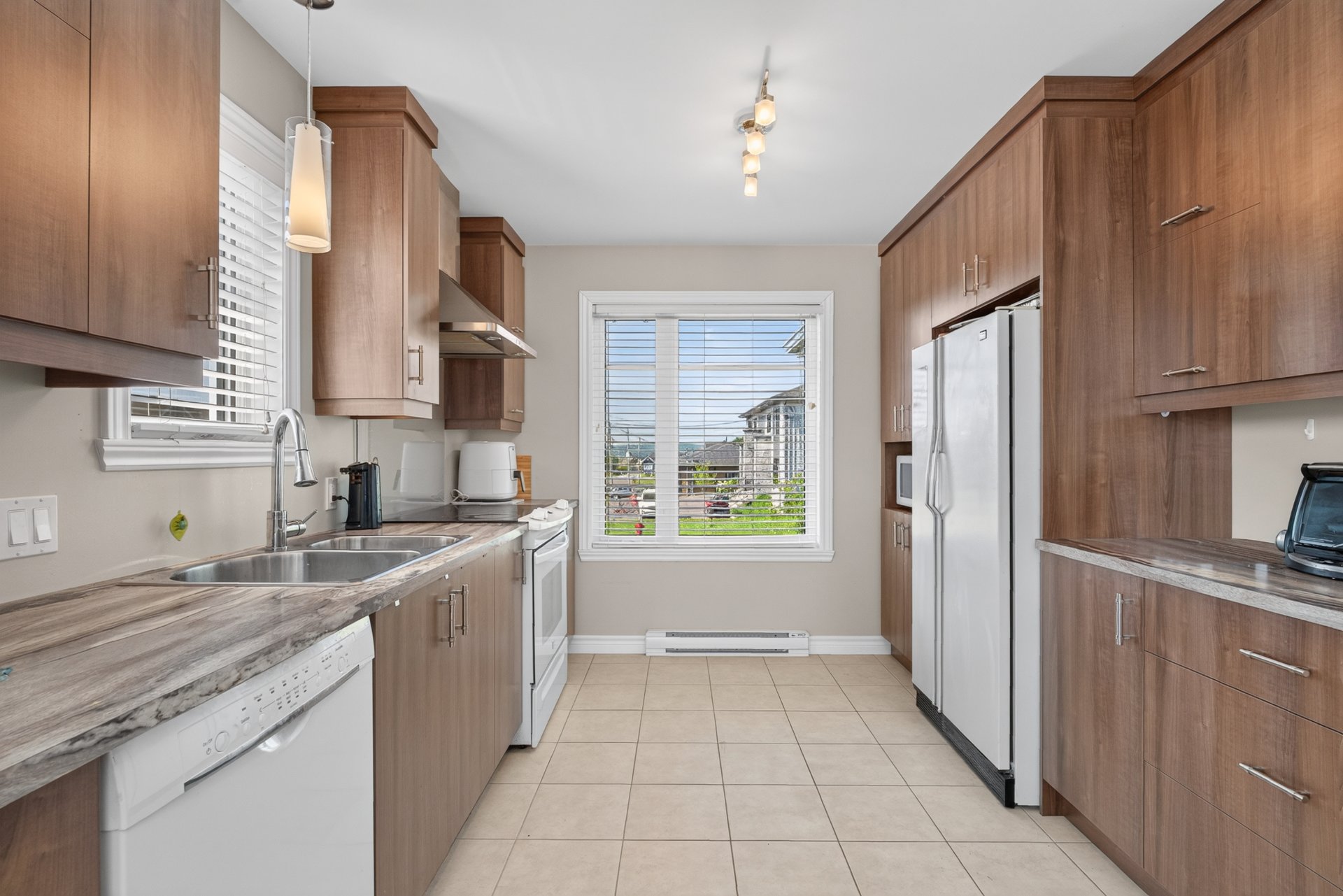 Residential in Sainte-Claire 5