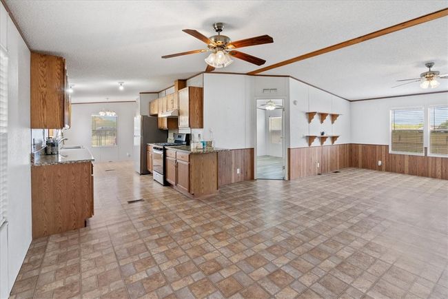 6032 Sundance Cir, House other with 5 bedrooms, 3 bathrooms and 2 parking in Mathis TX | Image 14