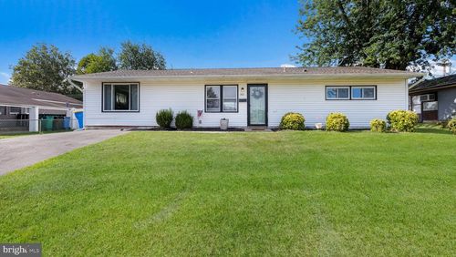 182 Crabtree Dr, LEVITTOWN, PA, 19055-1641 | Card Image