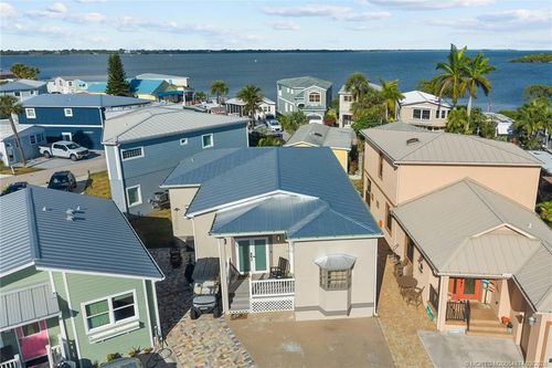 561 Nettles Blvd, Jensen Beach, FL, 34957-3340 | Card Image