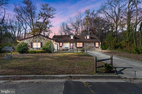 340 S Johnson St, CARNEYS POINT, NJ, 08069-2318 | Card Image