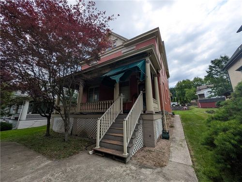 211 Wills Rd, Connellsville, PA, 15425-4230 | Card Image