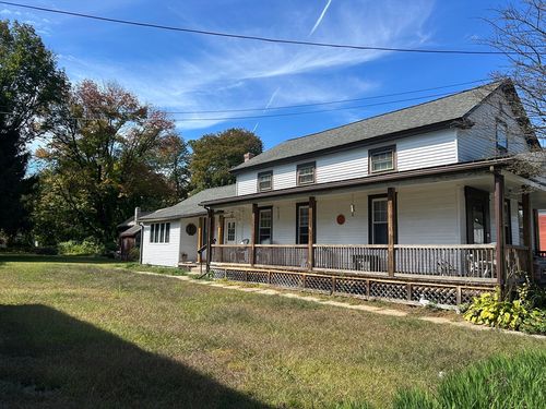 11 Maple St, Chester, MA, 01011-9724 | Card Image