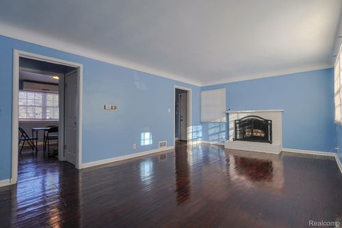 3022 Begole St, Flint, MI, 48504-2916 | Card Image