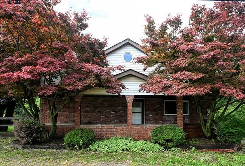 107 Steubenville Pike, Burgettstown, PA, 15021-8552 | Card Image