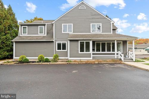 1 Center St, DOYLESTOWN, PA, 18901-3930 | Card Image