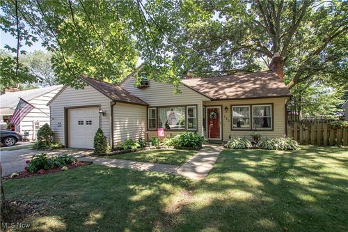 145 Edgewood Dr, Berea, OH, 44017-1411 | Card Image