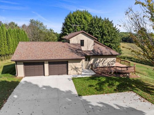 11215 Spring Lake Rd, Kiel, WI, 53042-9725 | Card Image