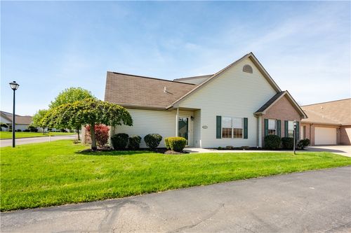 1097 Timberwood Dr, Beaver Falls, PA, 15010-1613 | Card Image