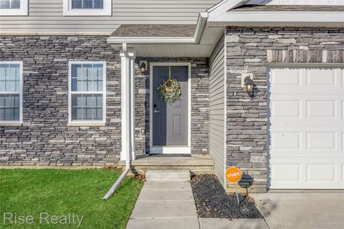 2027 Stillwater Dr, Davison, MI, 48423-2032 | Card Image