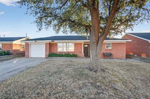 705 Devonian Dr, Midland, TX, 79703-7077 | Card Image