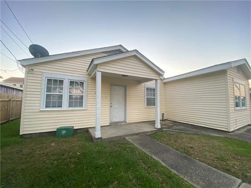 2304 Hero Dr, Gretna, LA, 70053-7424 | Card Image